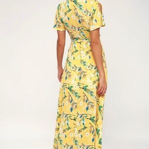 Lulus yellow flutter sleeve maxi dress size medium